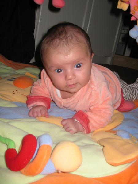 Emma fait des exercices.